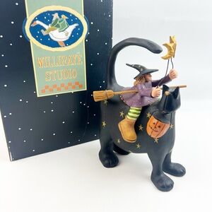 2002 Williraye Studio Halloween Magic Figurine Witch Black Cat Moon Broom WW6014